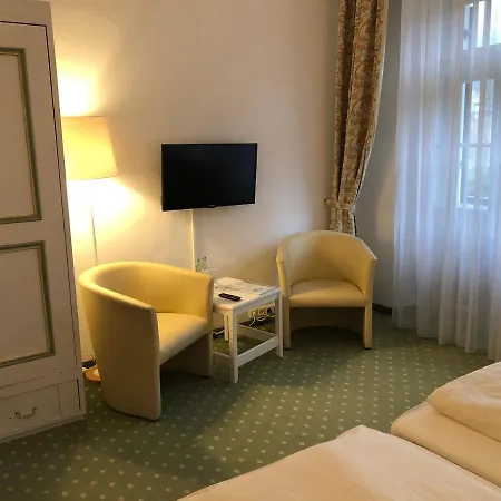 Zur Post Hotel 3*